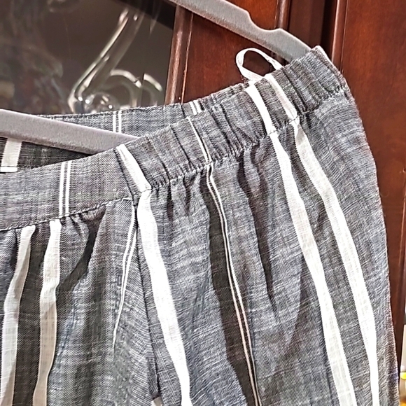 Dynamite Off The Shoulders Top Gray/white stripes size xs - Picture 3 of 10